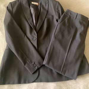 Calvin Klein ~ charcoal gray women’s suit